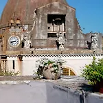 לינה וארוחת בוקר Palazzo Gambino אסראלה