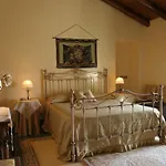לינה וארוחת בוקר Palazzo Gambino אסראלה