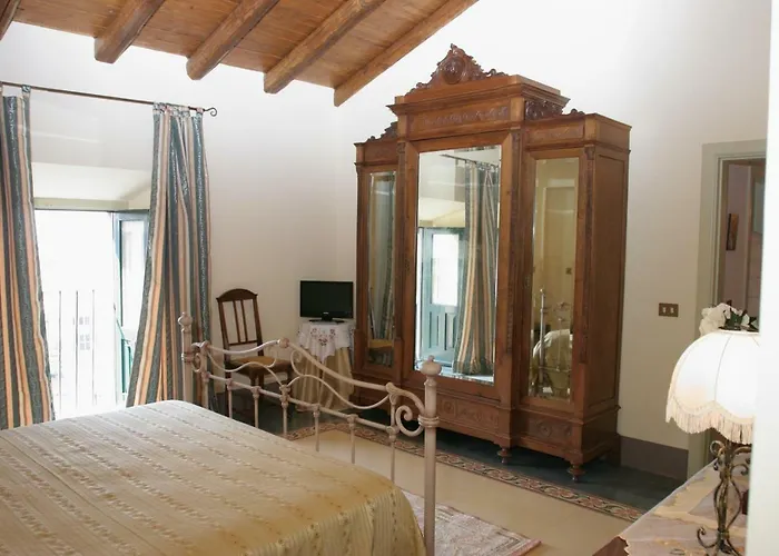 Palazzo Gambino 3* アチレアーレ